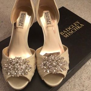 NWT Badgley Mischka wedding shoes!